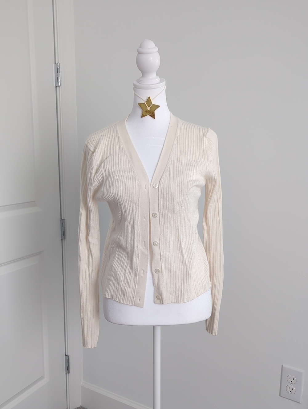 Banana Republic Cream Ribbed Button-Front Cardigan